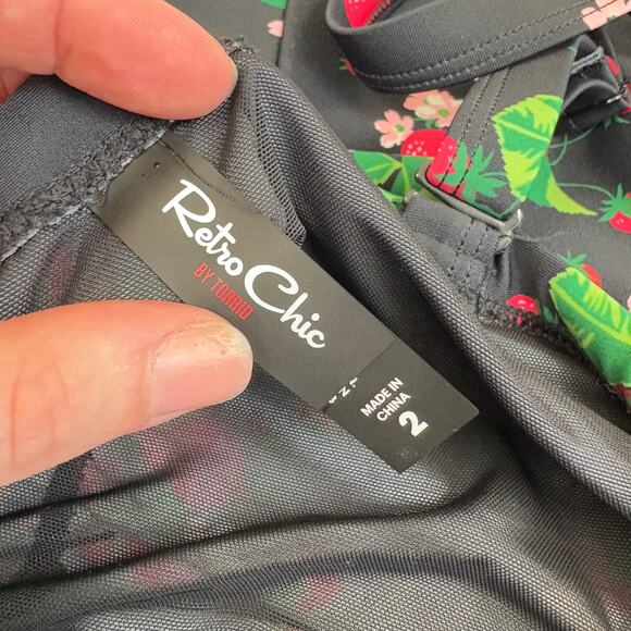 Torrid Wireless Lattice One Piece Swimsuit Strawberries Print Womens Sz 2X Retro - Picture 7 of 11